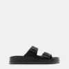 Sandalen mit Schnallen