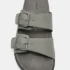 Sandalen mit Schnallen