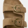 Sandalen mit Schnallen