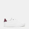 Schlichte Sneaker mit Details Schlichte Sneaker mit Details