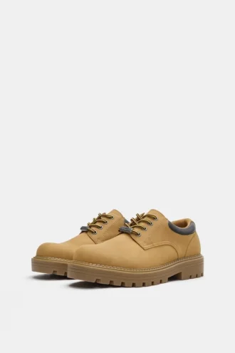 Schnürschuhe von STWD Schnürschuhe von STWD