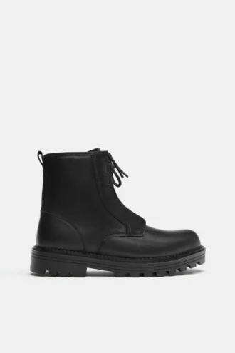 Schnürstiefel aus Leder