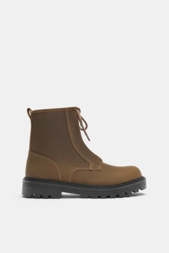 Schnürstiefel aus Leder