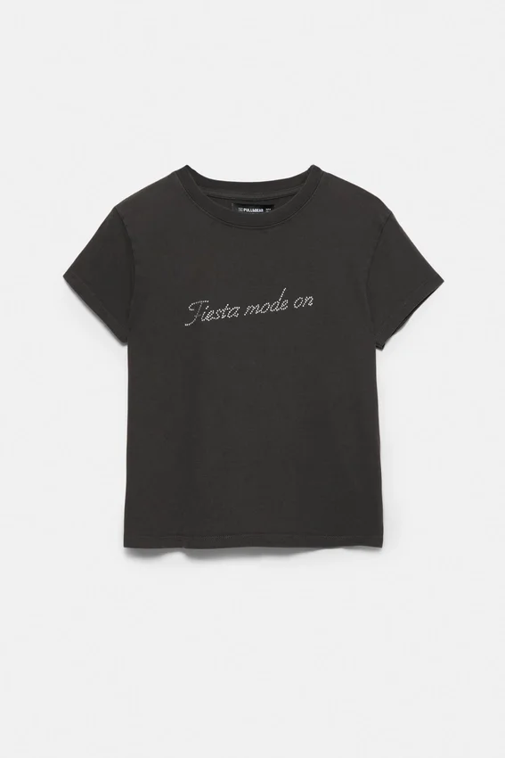 Schwarzes T-Shirt mit Strasssteinen Schwarzes T-Shirt mit Strasssteinen