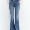 Skinny-Jeans mit ausgestelltem Bein