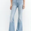 Skinny-Jeans mit ausgestelltem Bein