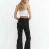 Skinny-Jeans mit ausgestelltem Bein