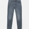Slim-Fit-Jeans