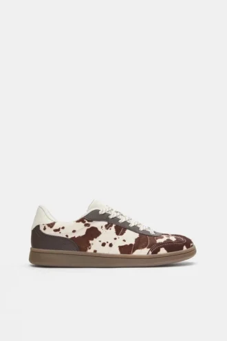 Sneaker aus Leder mit Kuhfell-Print