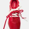 Sneaker im Retro-Stil mit Details
