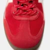 Sneaker im Retro-Stil mit Details