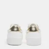 Sneaker mit klobiger Sohle und Detail Sneaker mit klobiger Sohle und Detail