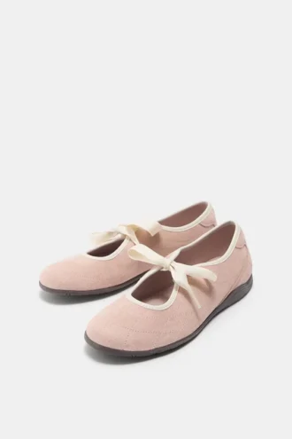 Sportliche Ballerinas mit Schleife