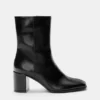 Stiefel mit hohem Absatz Stiefel mit hohem Absatz