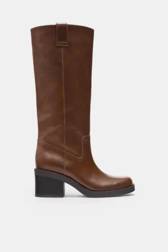 Stiefel mit hohem Absatz
