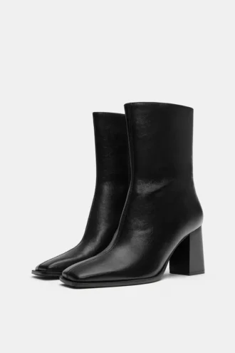 Stiefel mit hohem Absatz