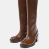 Stiefel mit hohem Absatz Stiefel mit hohem Absatz