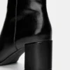 Stiefel mit hohem Absatz Stiefel mit hohem Absatz