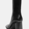 Stiefel mit hohem Absatz Stiefel mit hohem Absatz