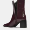 Stiefel mit hohem Absatz Stiefel mit hohem Absatz