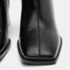 Stiefel mit hohem Absatz Stiefel mit hohem Absatz