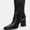 Stiefel mit hohem Absatz Stiefel mit hohem Absatz