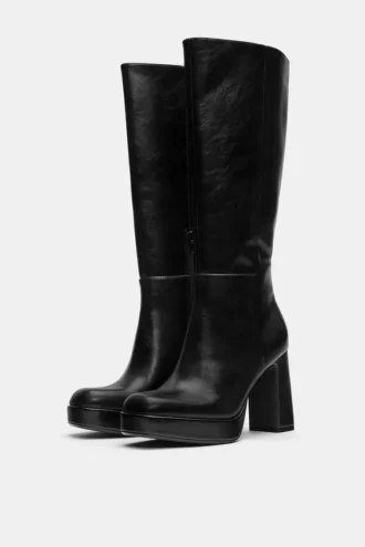 Stiefel mit hohem Absatz und Plateau