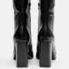 Stiefel mit hohem Absatz und Plateau