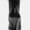 Stiefel mit hohem Keilabsatz
