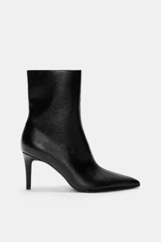Stiefel mit Stilettoabsatz Stiefel mit Stilettoabsatz