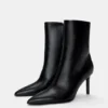 Stiefel mit Stilettoabsatz Stiefel mit Stilettoabsatz