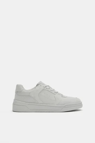 STWD Sneaker aus mehreren Teilen