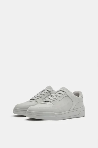 STWD Sneaker aus mehreren Teilen