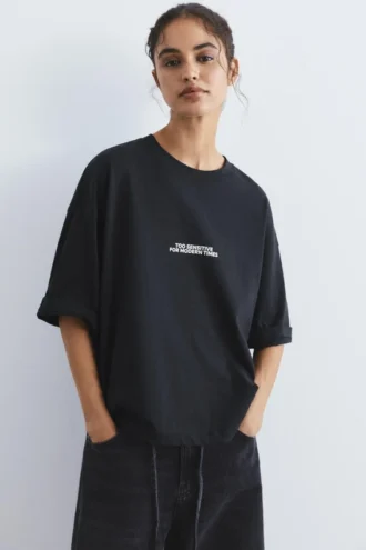 T-Shirt mit gesticktem Slogan-Etikett