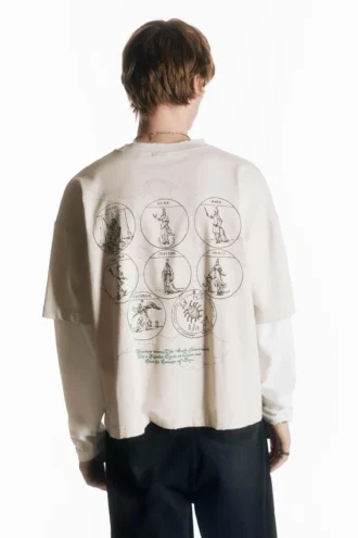T-Shirt mit Grafik auf beiden Ärmeln