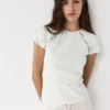 T-Shirt mit Knopfdetail T-Shirt mit Knopfdetail