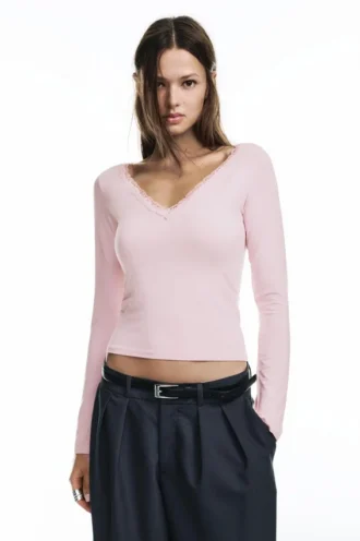 T-Shirt mit Spitzenbesatz am Ausschnitt T-Shirt mit Spitzenbesatz am Ausschnitt