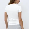 Tailliertes Kurzarm-T-Shirt Tailliertes Kurzarm-T-Shirt