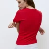 Tailliertes Kurzarm-T-Shirt Tailliertes Kurzarm-T-Shirt
