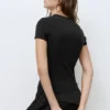 Tailliertes Kurzarm-T-Shirt Tailliertes Kurzarm-T-Shirt