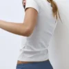 Tailliertes Kurzarm-T-Shirt Tailliertes Kurzarm-T-Shirt