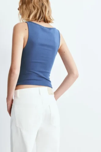 Tanktop mit U-Boot-Ausschnitt