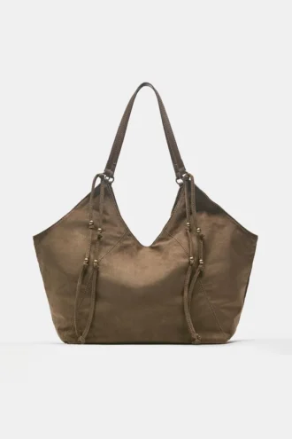 Tote-Tasche aus Kunstleder mit Riemendetails Tote-Tasche aus Kunstleder mit Riemendetails