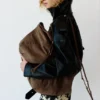 Tote-Tasche aus Kunstleder mit Riemendetails Tote-Tasche aus Kunstleder mit Riemendetails