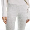 Weiche, ausgestellte Hose