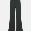 Weiche, ausgestellte Hose