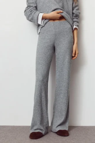 Weiche, gerade geschnittene Hose