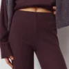 Weiche, gerade geschnittene Hose