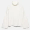 Weicher Strickpullover mit hohem Kragen Weicher Strickpullover mit hohem Kragen