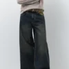 Weit geschnittene Jeans mit kontrastierendem Bund